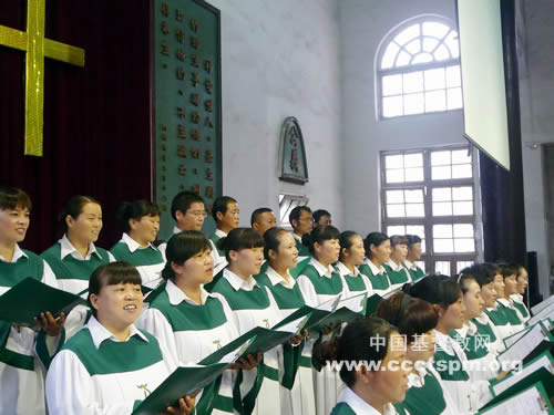 中国石榴城举办圣诗班联合赞美培灵会