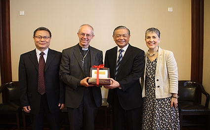 英国圣公会坎特伯雷大主教一行访问中国基督教两会