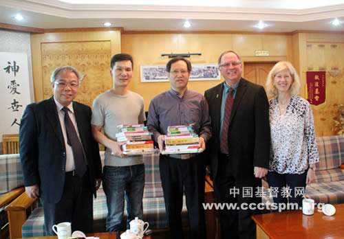 麦道卫事工全球出版总裁劳杰夫一行访问浙江神学院