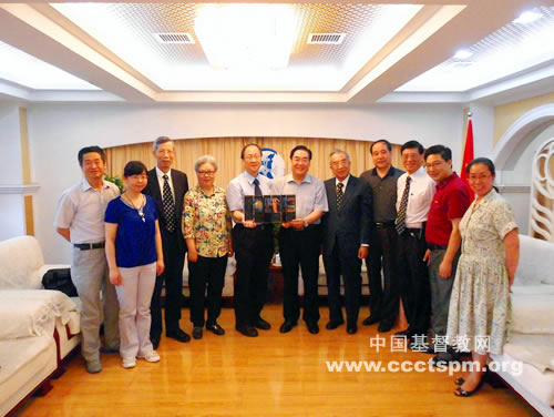 香港华人基督教联会一行访问陕西省基督教两会及圣经学校