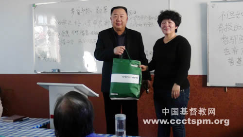 包头市东河区基督两会举办辞旧迎新活动慰问聋哑团契