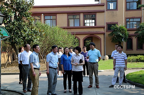 丹桂飘香满华东，节日慰问暖人心——上海市民族宗教委员会花蓓主任走访华东神学院