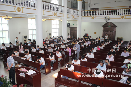 河南圣经专科学校举行2017年招生考试